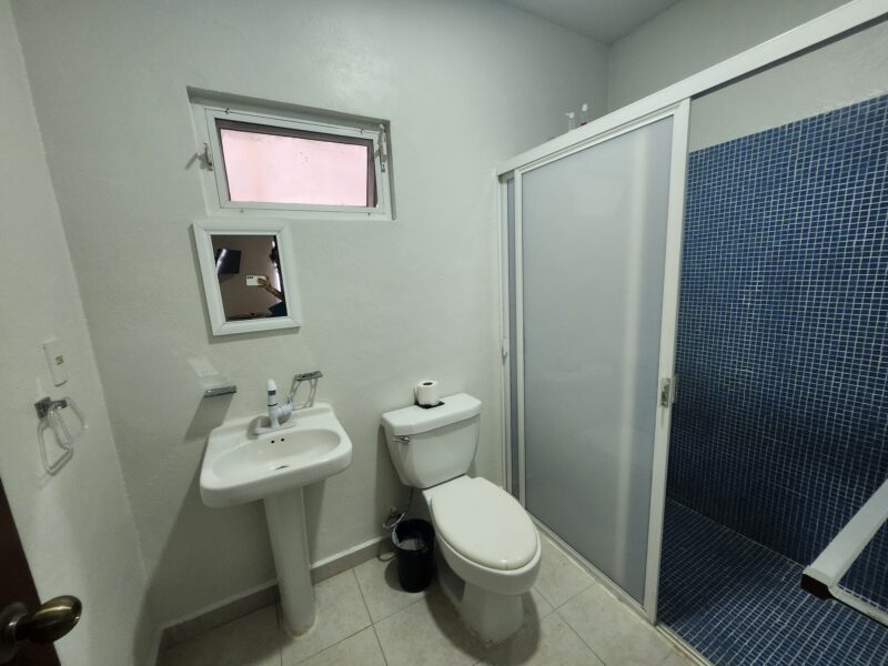 Casa Comercial en SMZA 96/ Lista para Operar