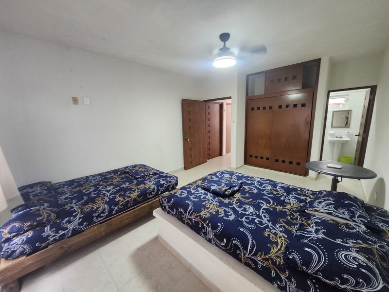 Casa Comercial en SMZA 96/ Lista para Operar