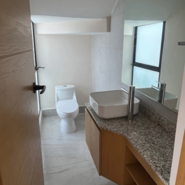 En Venta: Casa en Esquina con Doble Altura en Arbolada.